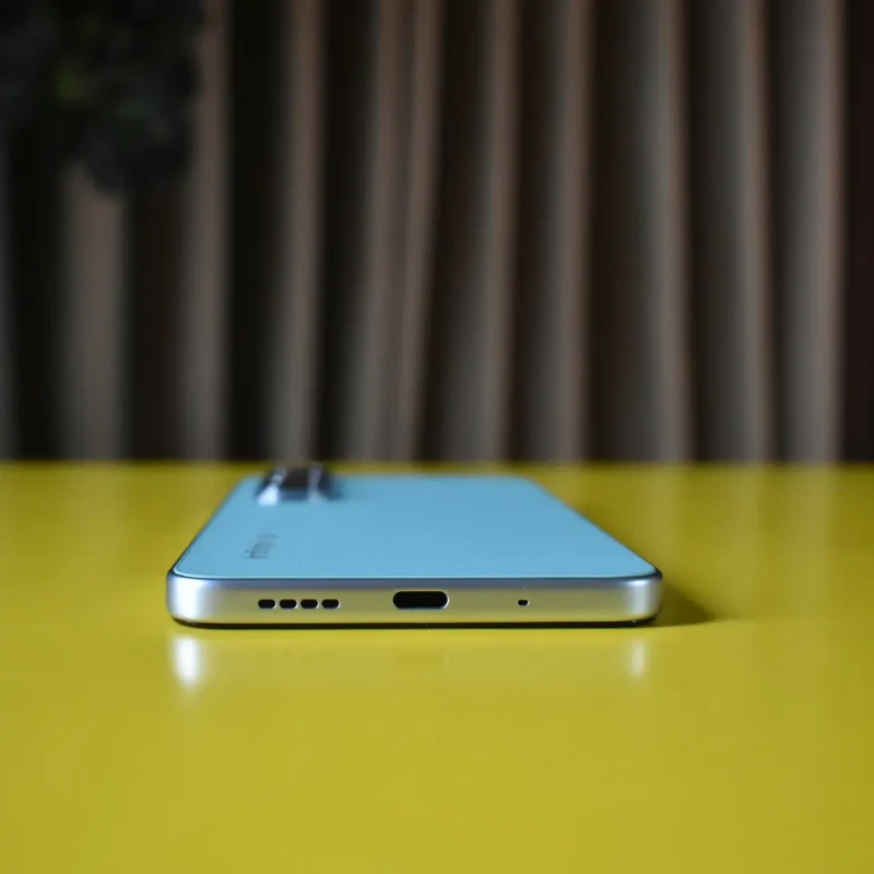 Infinix Hot 70 Pro View 89 - Camera, Display & Design