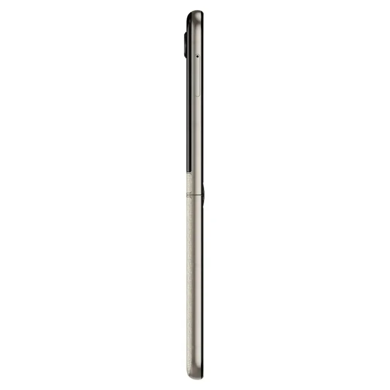 Motorola Razr 2024 View 34 - Camera, Display & Design