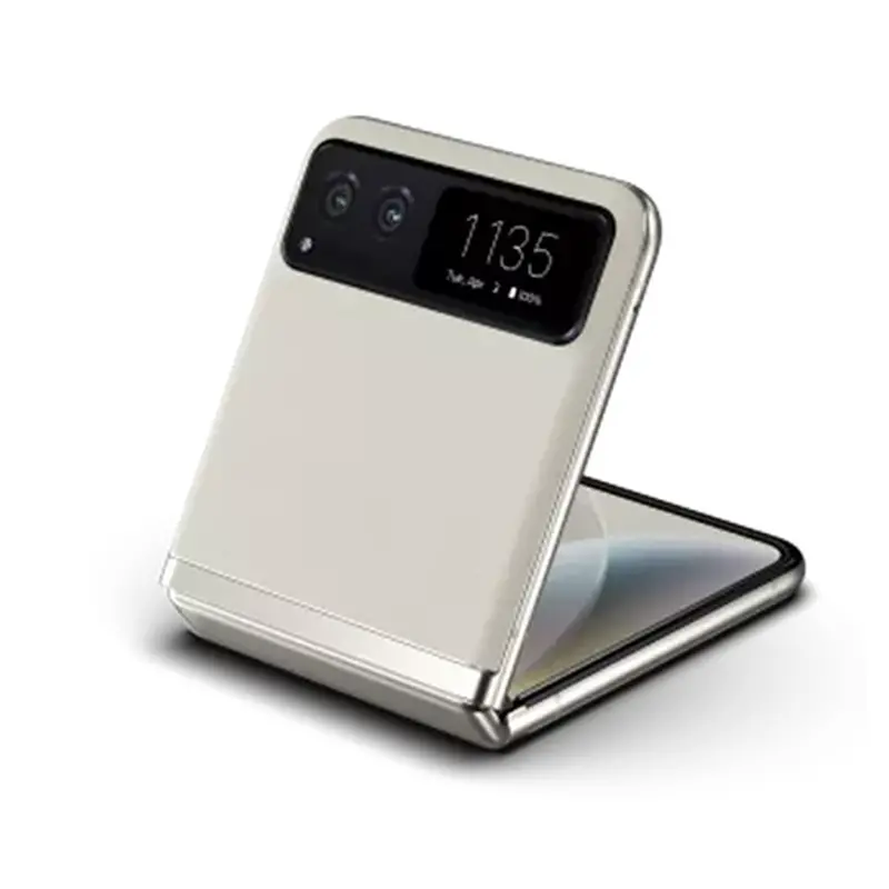 Motorola Razr 40 View 5 - Camera, Display & Design