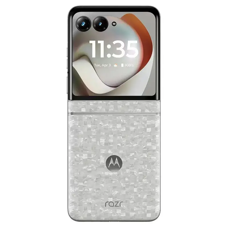 Motorola Razr 70 View 3 - Camera, Display & Design