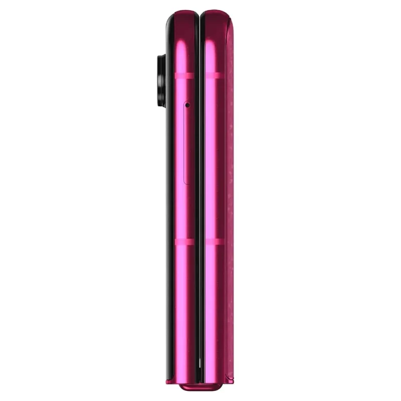 Motorola Razr Plus 2024 View 5 - Camera, Display & Design