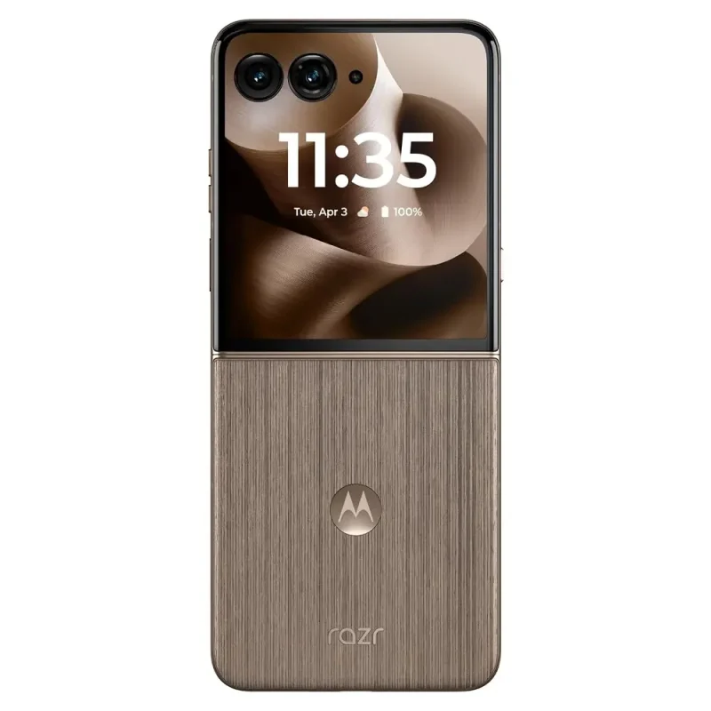 Motorola Razr Ultra 2025 View 31 - Camera, Display & Design