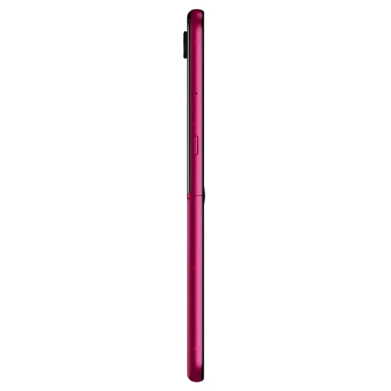 Motorola Razr Ultra 2025 View 37 - Camera, Display & Design