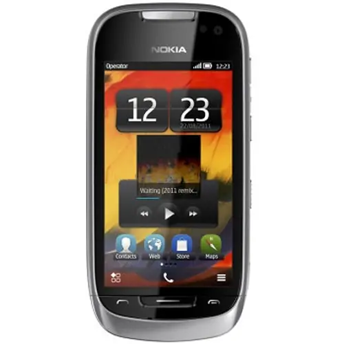 Nokia 701 View 2 - Camera, Display & Design