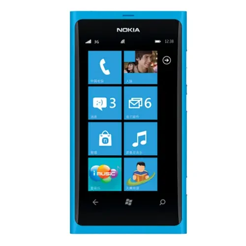 Nokia Lumia 800 View 2 - Camera, Display & Design