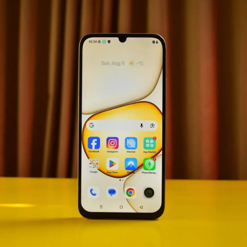 Realme C100x View 10 - Camera, Display & Design