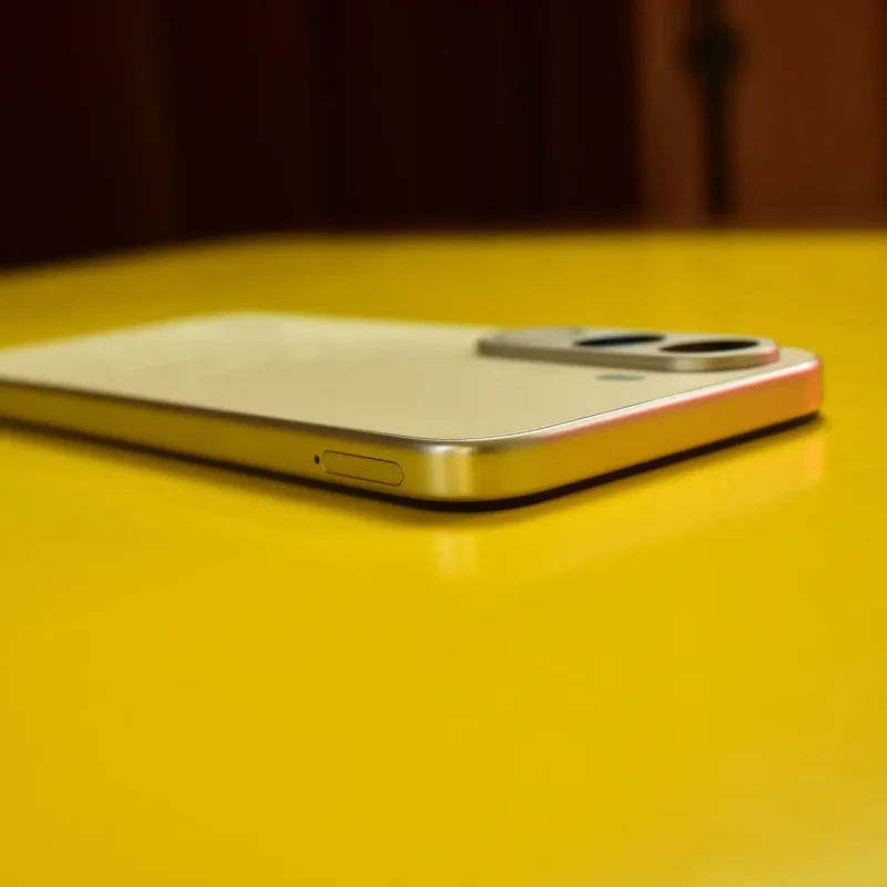 Realme C100x View 15 - Camera, Display & Design