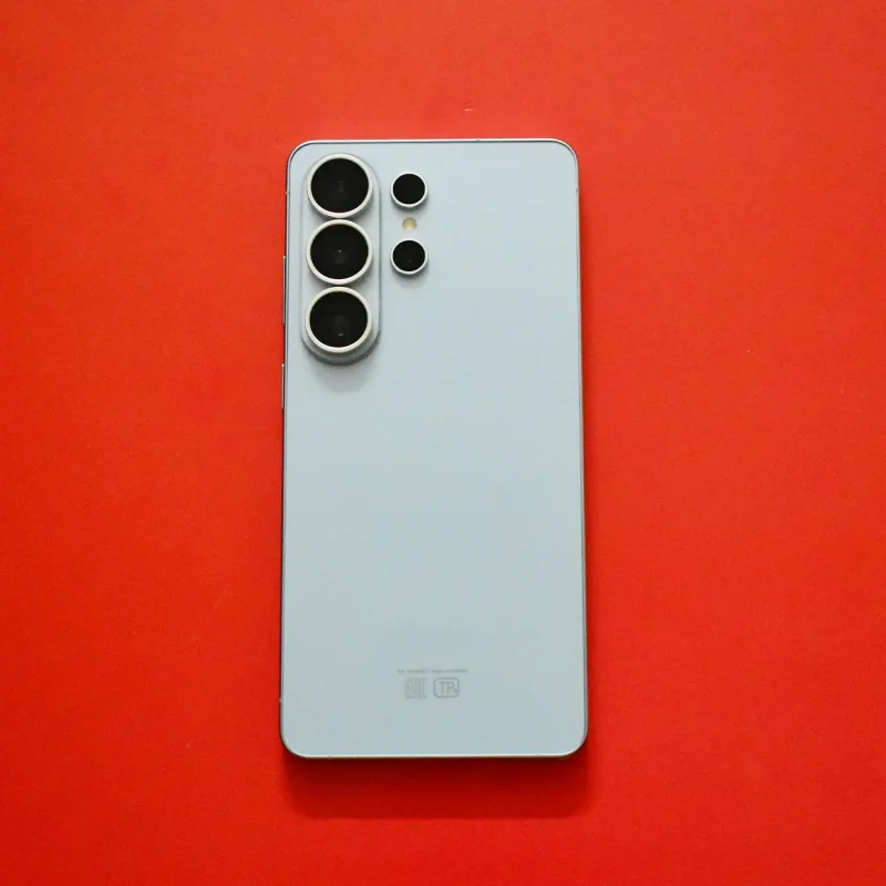 Samsung Galaxy S26 Ultra View 26 - Camera, Display & Design